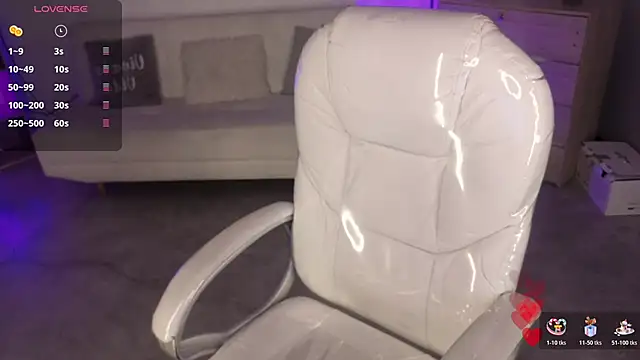 Nicole Foxx  online show from 01.08.26