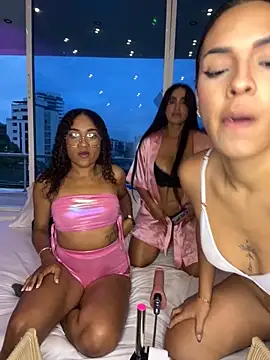 Ariana lily  online show from 10.10.25