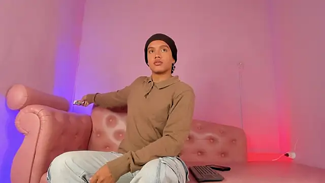 Snapshot of DanteAndKyle chatting on 11.16.25 DanteAndKyle online show from 11.16.25