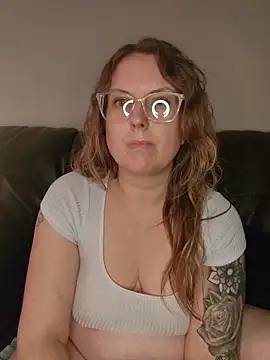 TattedMamaXOXO online show from 11.24.25