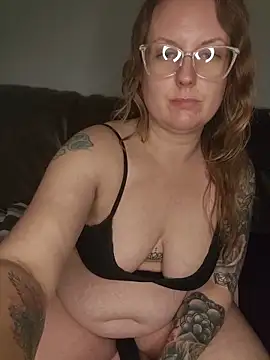 TattedMamaXOXO online show from 12.16.25