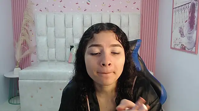 shalon diaz s online show from 10.08.25