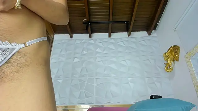 Sara Collinnss online show from 11.14.25