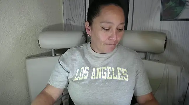 JULIANAWET69 online show from 02.14.25