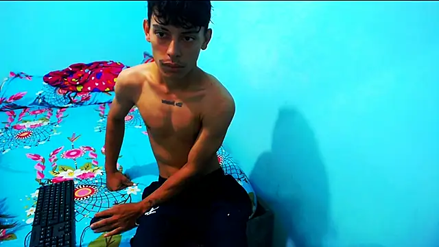 Snapshot of Maicol_Garcia chatting on 12.01.25 Maicol Garcia online show from 12.01.25