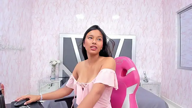 LIA SWAN  online show from 02.28.25