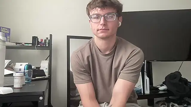 Snapshot of ryan_28747 chatting on 04.11.26 ryan 28747 online show from 04.11.26