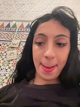 majdolin78 online show from 02.20.25