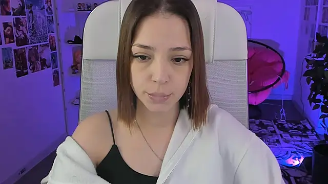 PamBeesly online show from 12.22.25