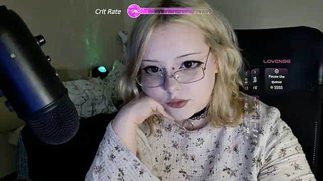 Electro doll online show from 03.05.25