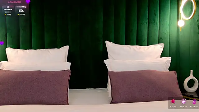 Snapshot of AnneCurtis chatting on 04.28.26 AnneCurtis online show from 04.28.26