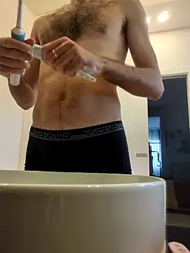 AvvocatoPorco online show from 10.17.25