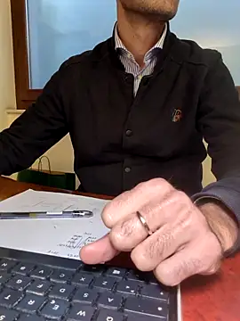 AvvocatoPorco online show from 10.28.25