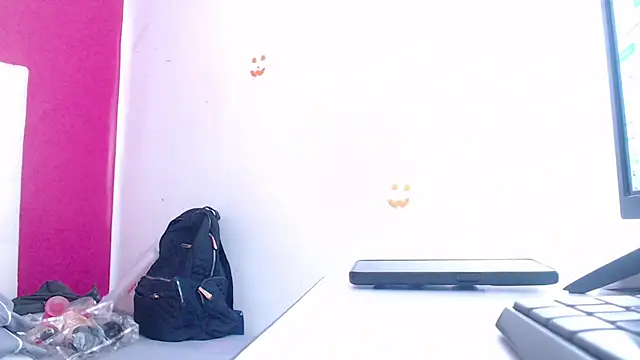 tinyy whore18 online show from 02.26.25