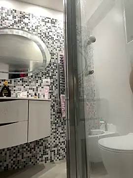 Snapshot of Greeneyes0820 chatting on 01.25.25 Greeneyes0820 online show from 01.25.25