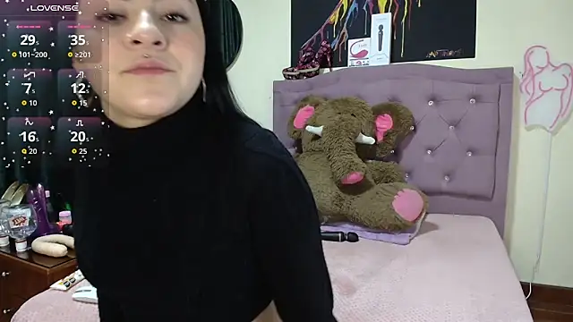 Emmie Hot online show from 10.06.25