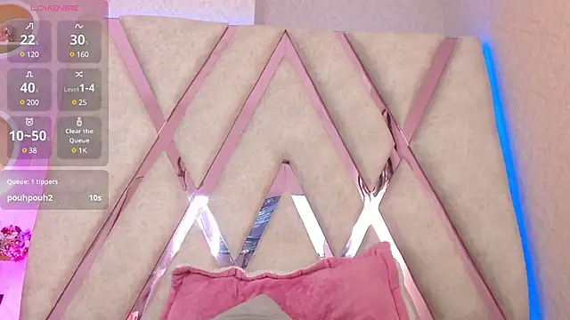 Sophia waalker  1 online show from 02.04.25