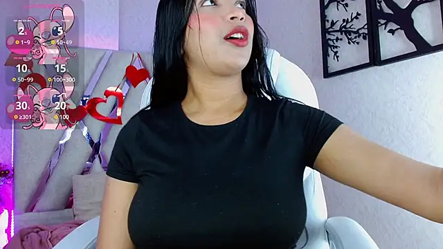 Sophia waalker  1 online show from 03.05.25