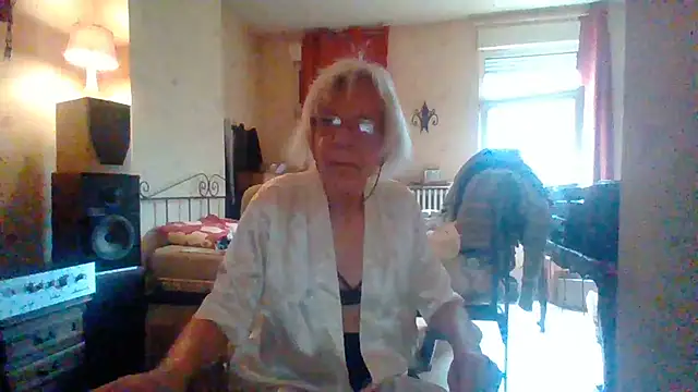 Snapshot of rosanetrav chatting on 06.29.26 rosanetrav online show from 06.29.26