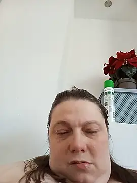 Snapshot of HotHornyEmmaX chatting on 05.28.26 HotHornyEmmaX online show from 05.28.26
