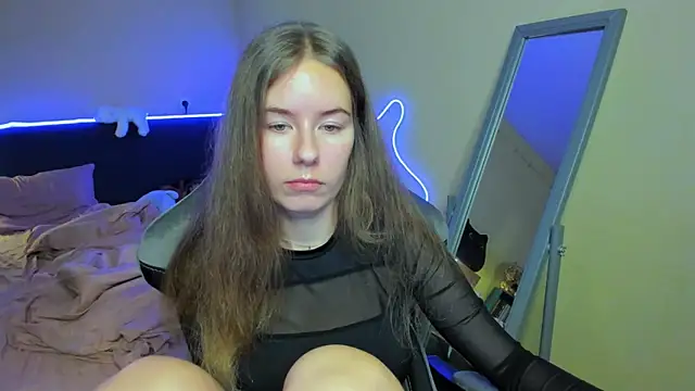 EmilyPaw online show from 12.05.25