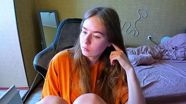 Snapshot of EmilyPaw chatting on 04.16.26 EmilyPaw online show from 04.16.26