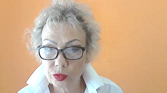 NessyJenixs online show from 09.14.25