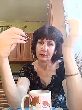 Laura Kiss online show from 11.05.25