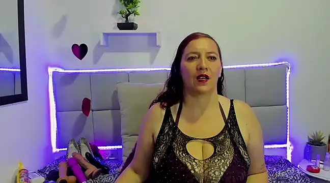 Madisson Housse online show from 02.27.25