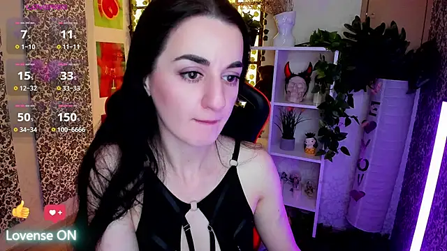 Snapshot of JessicaAlfo chatting on 05.02.26 JessicaAlfo online show from 05.02.26