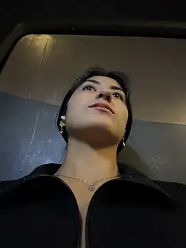 Snapshot of fiorella_paris chatting on 02.02.26 fiorella paris online show from 02.02.26