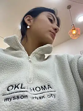 Snapshot of fiorella_paris chatting on 02.14.26 fiorella paris online show from 02.14.26