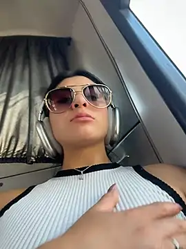 Snapshot of fiorella_paris chatting on 02.27.26 fiorella paris online show from 02.27.26