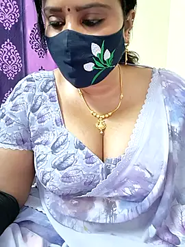 Queenflowerr online show from 11.17.25