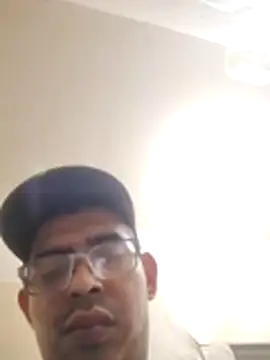 Snapshot of Ernestomh chatting on 06.19.26 Ernestomh online show from 06.19.26
