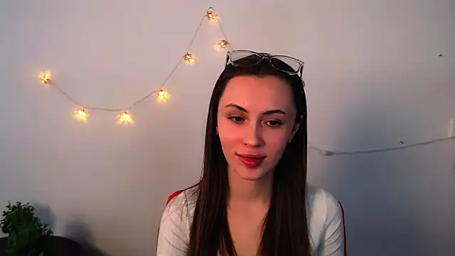 Snapshot of Nikonara_Love chatting on 04.20.26 Nikonara Love online show from 04.20.26