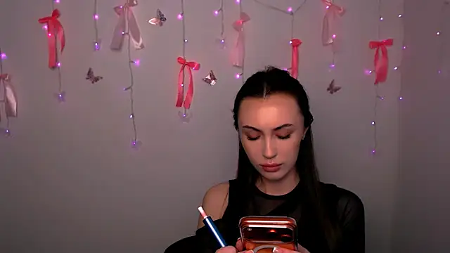 Snapshot of Nikonara_Love chatting on 04.22.26 Nikonara Love online show from 04.22.26