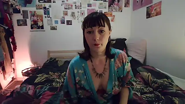 AdorahB3ll3 online show from 02.23.25