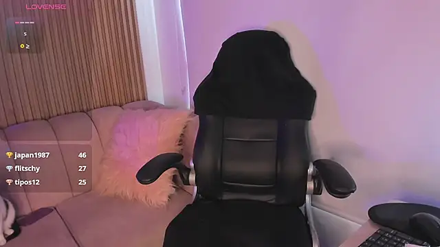 Belinda Braund online show from 02.25.25