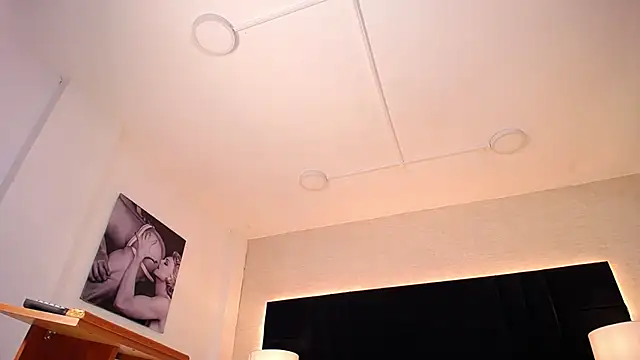 Simon Basset online show from 02.18.25