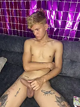 izan 20 online show from 02.19.25