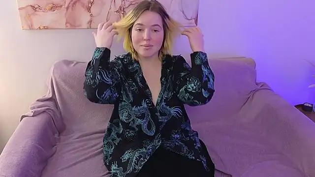 Manic pixie  online show from 02.04.25