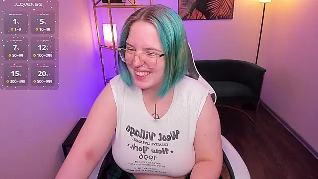 Snapshot of Manic_pixie_ chatting on 07.10.26 Manic pixie online show from 07.10.26