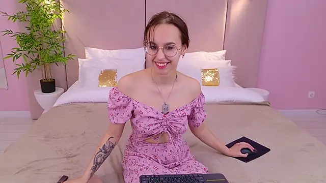 SandraTucker online show from 02.23.25