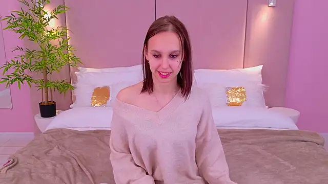 SandraTucker online show from 03.08.25