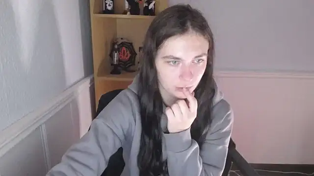 Snapshot of AmandaJi_ chatting on 10.27.25 AmandaJi  online show from 10.27.25