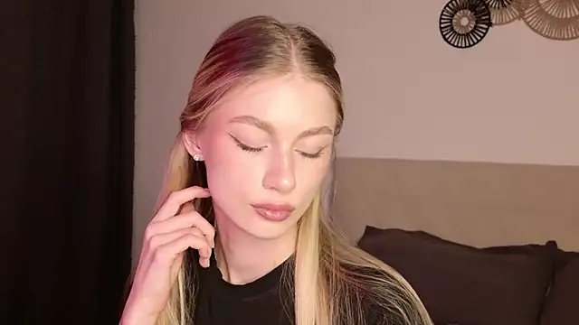 GabriellaOlsen online show from 04.15.26