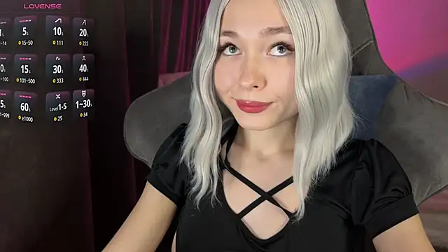 Snapshot of Ohmy_Nora_ chatting on 06.14.26 Ohmy Nora online show from 06.14.26