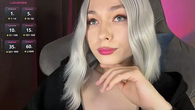 Snapshot of Ohmy_Nora_ chatting on 06.18.26 Ohmy Nora online show from 06.18.26