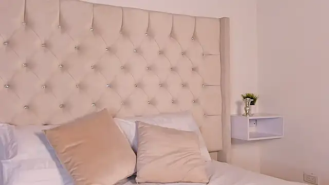 bella bloomg online show from 01.27.25